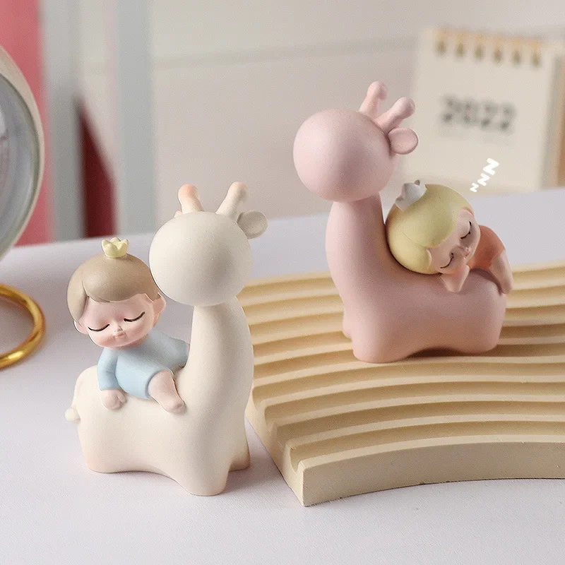 

Car ornaments shake head doll creative girl heart cute doll ornaments ins wind car accessories