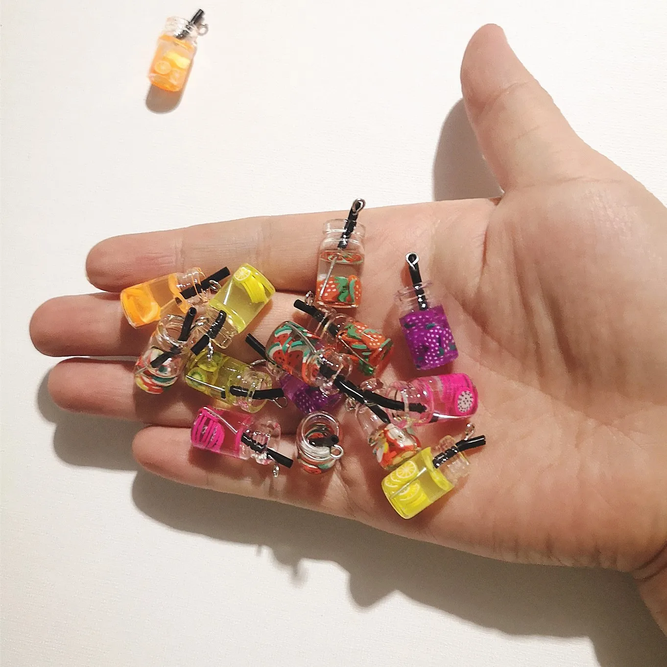 8pcs Dollhouse Miniature Food Mini Resin Fruit Bottle Simulation Drinks Model Toys Fruit Drink Play Dollhouse Dolls Accessories 6