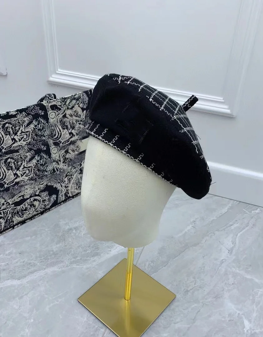 

U99 Women's Beret Winter Vintage Woolen Plaid Casual Hat Korean Popular Brand Preppy British Painter Hat