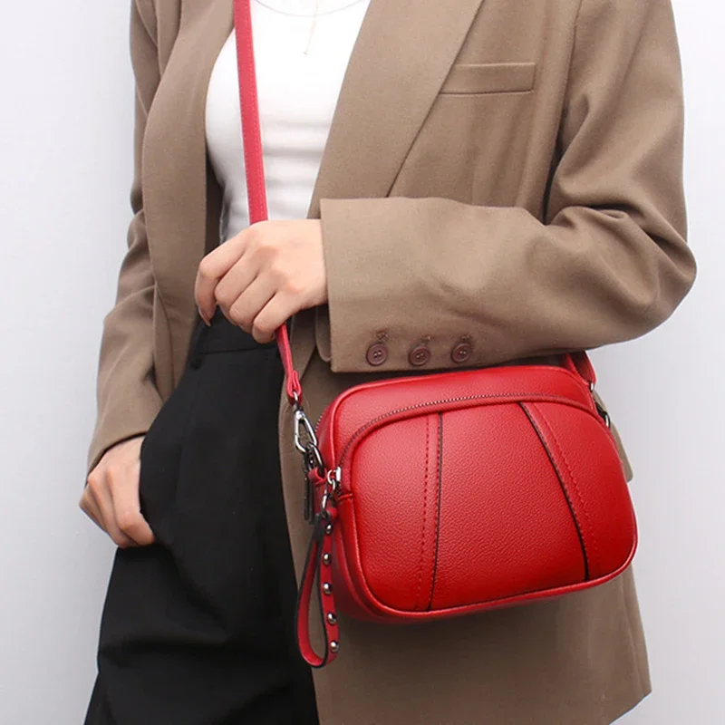 Solid Color Fashionable Rivet Zipper Women's Mobile Phone Bag