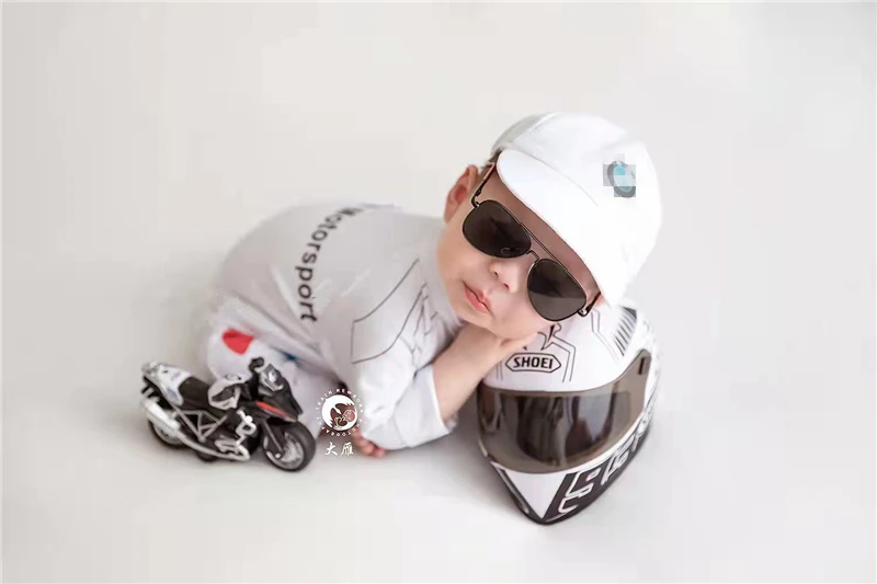 Dvotinst Newborn Baby Boys Photography Props F1 Racing Costume Overalls Caps Motorcycle Helmet Cool Studio Shooting Photo Props