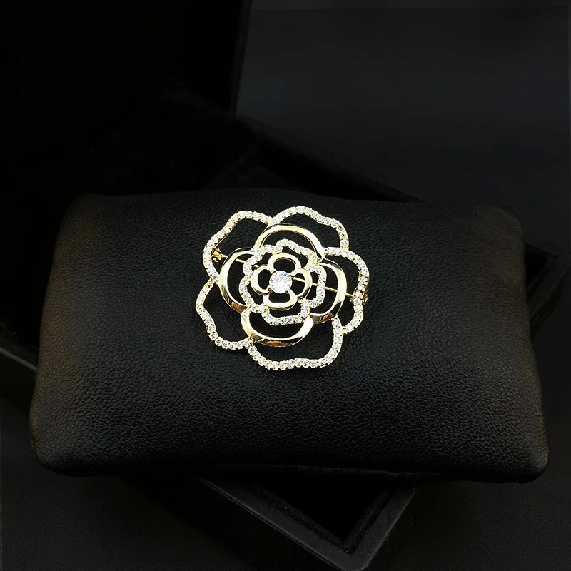 Camellia Flower Brooch Accessories Women Suit Neckline Pin Fixed Clothes Decoration Sweater Cardigan Ornament Jewelry Gifts 3236