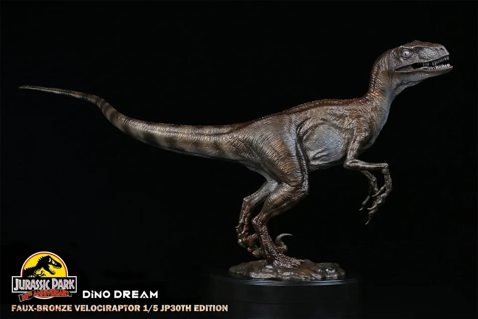 Dino dream恐竜の像、ティラノサウルス、ヴェロキラプトル