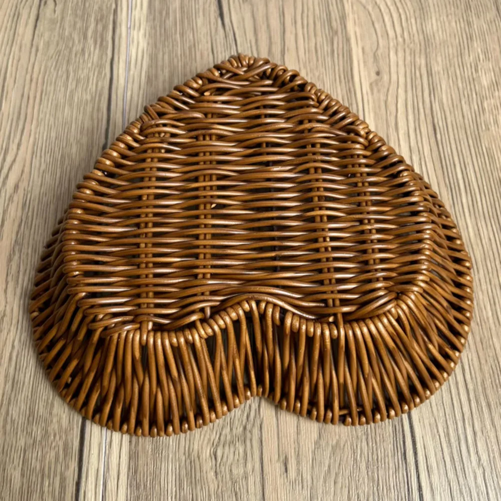 Simulation Rattan Woven Fruit Basket,Heart-shaped Desktop Storage Baskets for Home Kitchen,Retro Decorative Tray for Vegetables 5