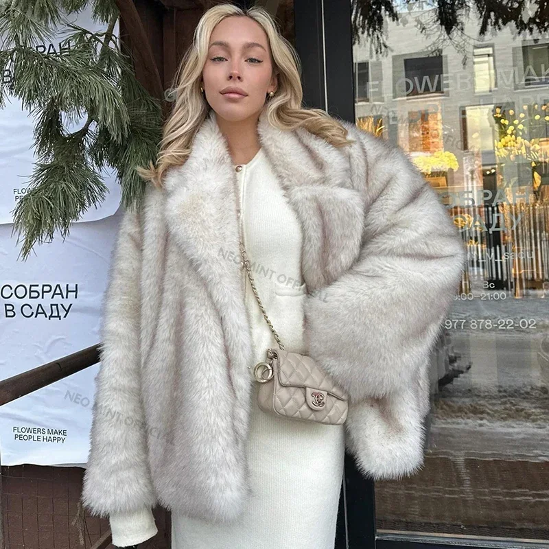 Neo Mint 2024 Winter Ins Hot Fashion Girls Oversized Gradient Fur Coat Women Thick Warm Outerwear Fluffy Faux Fox Fur Jacket 3