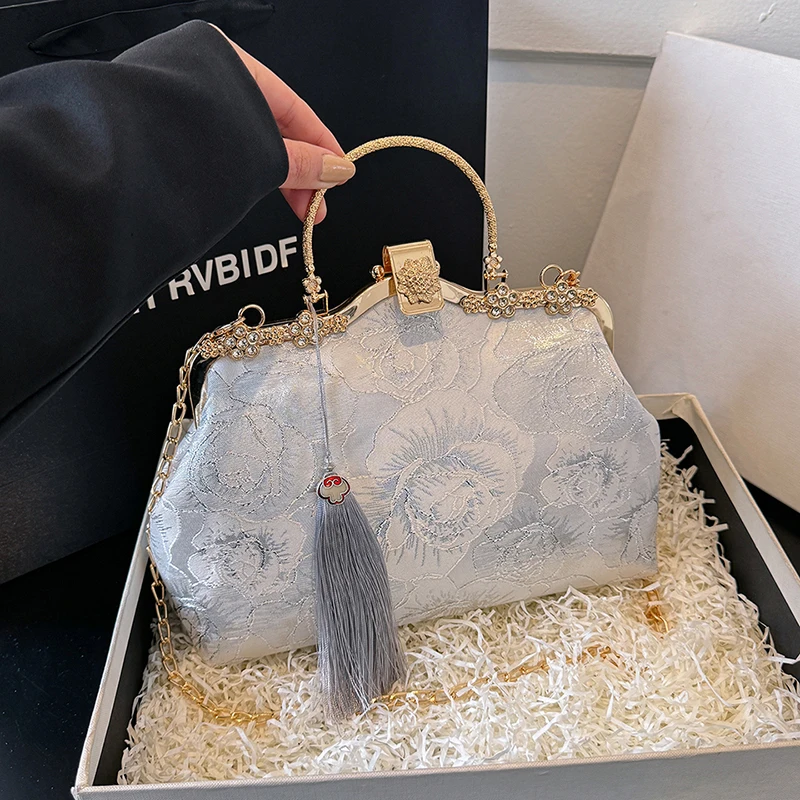 Pochette Da Donna Elegante Con Nappe, In Lega Di Zinco E Nylon. Perfetta Per Matrimoni, Feste E Serate. Indossabile Anche A Tracolla O Come Borsa A Mano. Capiente Per Telefono E Trucchi. - 2
