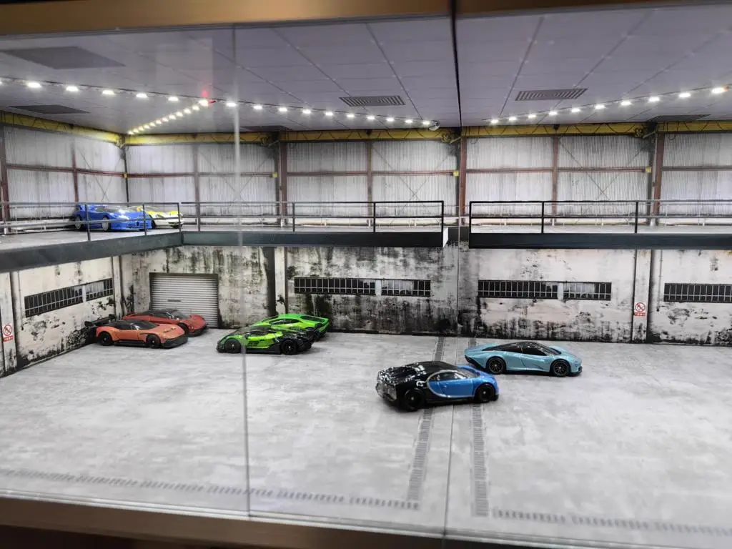 1/64 Alloy Car Model Exhibition Hall Garage Scene Double-Layer Storage Display Cabinet 4