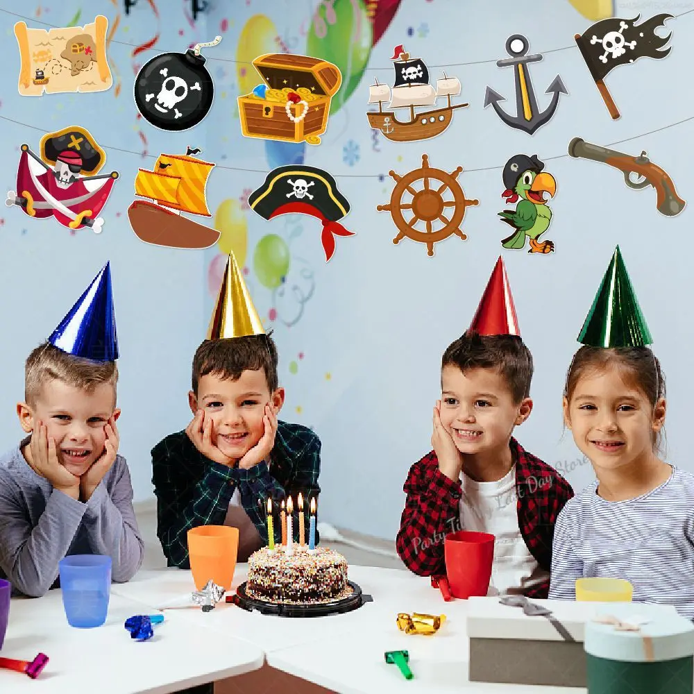 Houhounb Set di 7 decorazioni per torte pirate Happy Birthday Cake Toppers Pirati decorazione per torta con scrigno pirata per torte cupcake per bambini ragazze ragazzi Halloween feste muffin