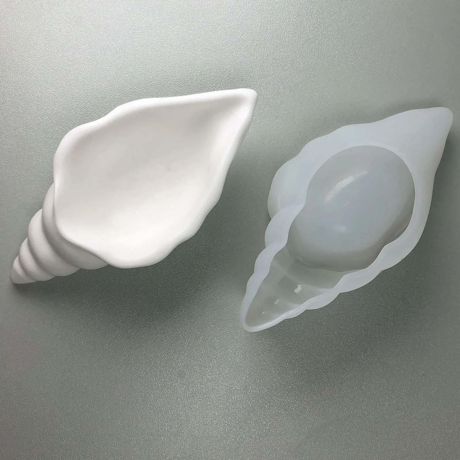 12 x5.6x 3.8cm