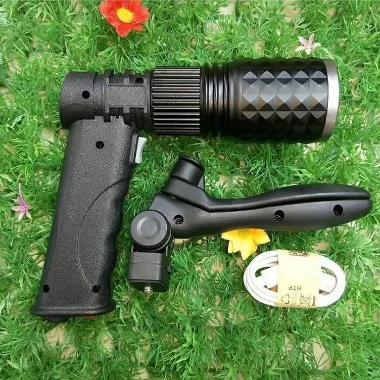 8692667062_1891699404