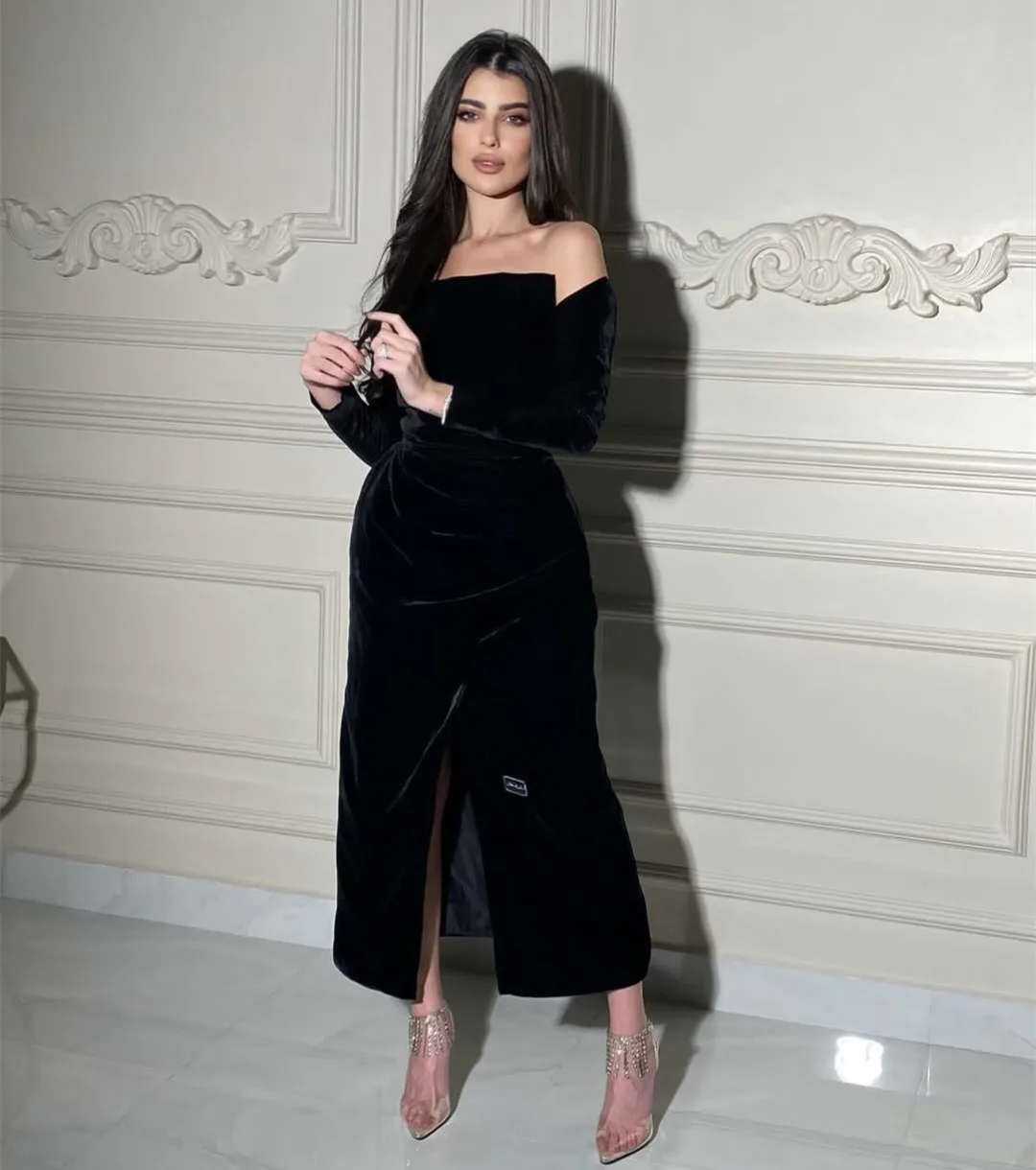 

Elegant Short Black Velvet Evening Desses With Sleeves A-Line Side Slit Ankle Length Zipper Back Prom Dresses for Women