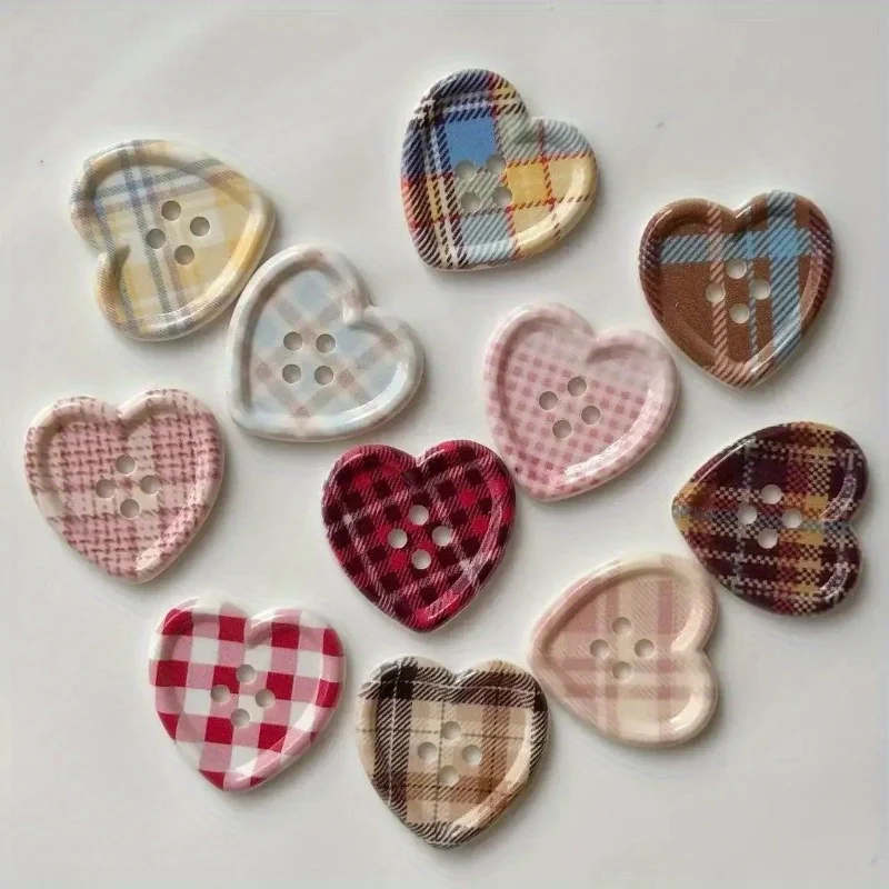 10/20/30pcs 귀여운 격자 무늬 하트 모양의 단추 코트 카디건 DIY 바느질 장식 여성 의류 바느질 액세서리