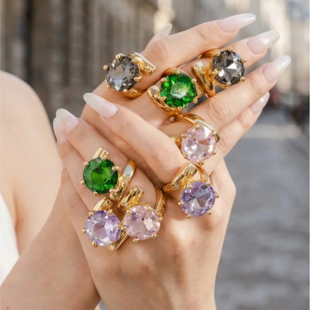 Funkelnde Große Zirkon-Ringe für Frauen 18k Vergoldeter Edelstahl-Ring Statement Spiral-Draht-Ringe Krappenfassung Edelstein-Ring