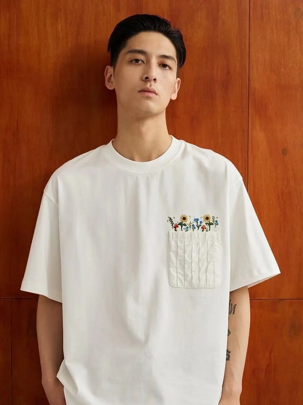 

pure cotton small flower embroidery design pocket short-sleeved men and women personalized couple simple casual niche T-shirt