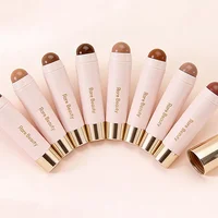 RARE BEAUTY Stick de contouring, correcteur et illuminateur à tête unique pour le contour du nez en 3D et la mise en valeur du nez sur le visage 1
