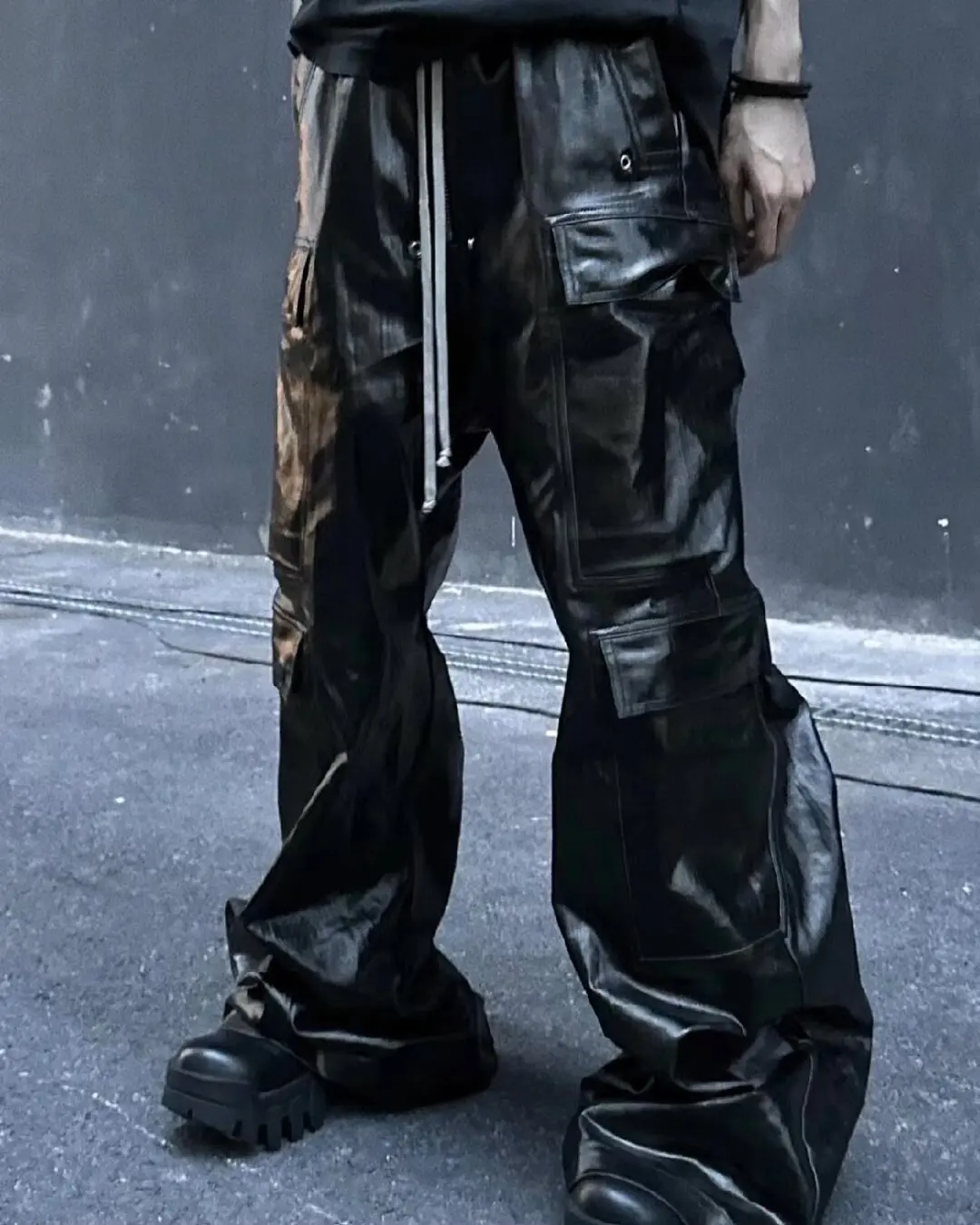 Men Cargo Pants Cool Black Shiny Reflective Pu Leather Wide Leg Pants for Men Drawstring Waist Casual Loose Gothic Men's Trouser