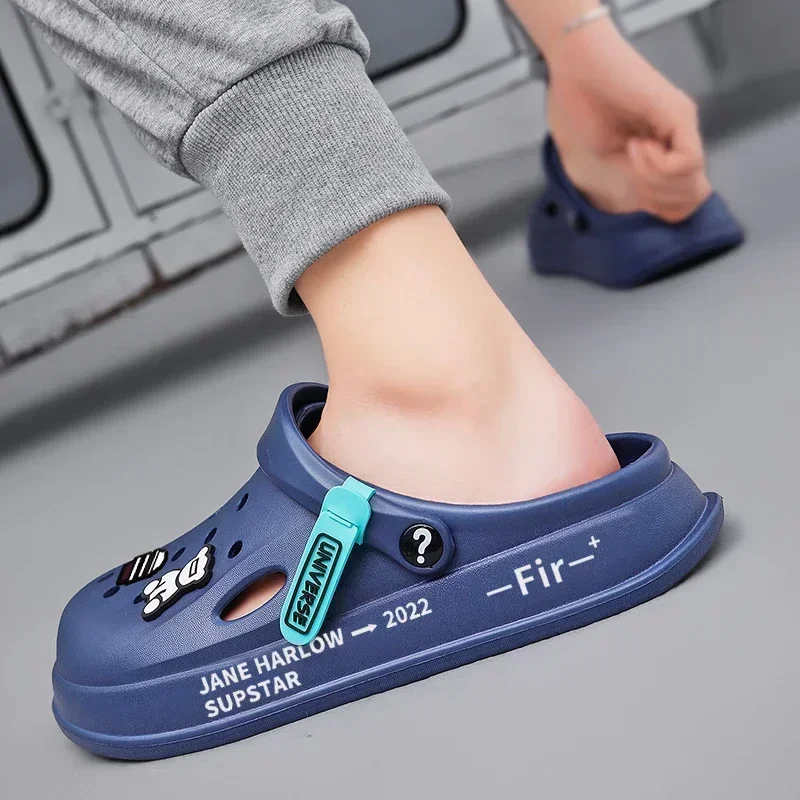 Kinder-Sandalen Sommer Casual Clogs für Kinder Dicke & Weiche Sohle Strandschuhe Jungen Mädchen Geschlossene Zehenpartie Modische Hausschuhe 2026 Neu – Detail 12