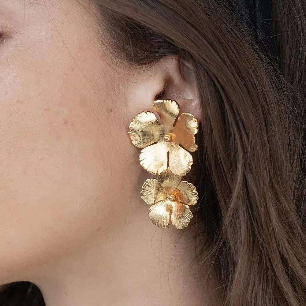 Dainty Gold Plated Flower Earrings Studs Quality Rust Proof Waterproof Floral Earring Woman Zircon Pearl Petal Ear Jewelry Aros