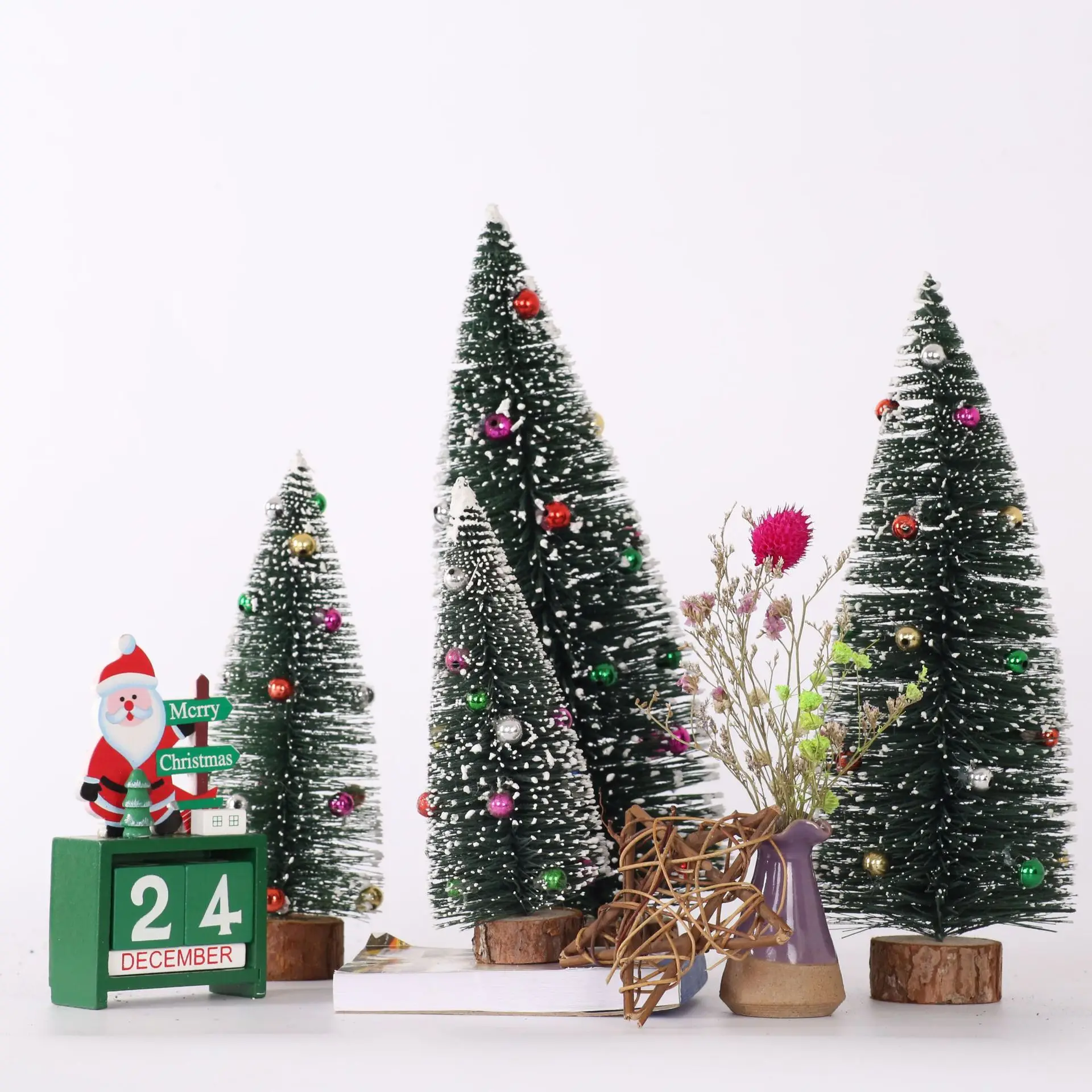 Christmas Tree Mini Tree with Wood Base Diy Crafts Home Table Top Decor Xmas Wooden Pendants for New Year Home Decoración