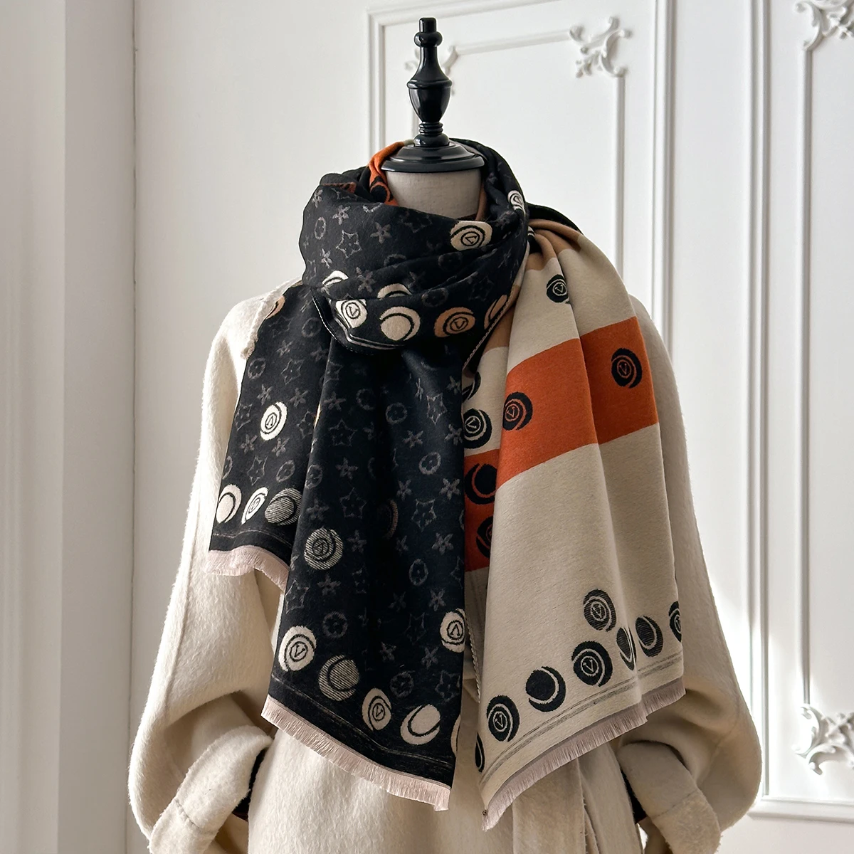 New 2025 Luxury Autumn and Winter Cashmere Print Scarf Women Warm Pashmina Poncho Scarves Fashion Shawl Thick Foulard Bufanda