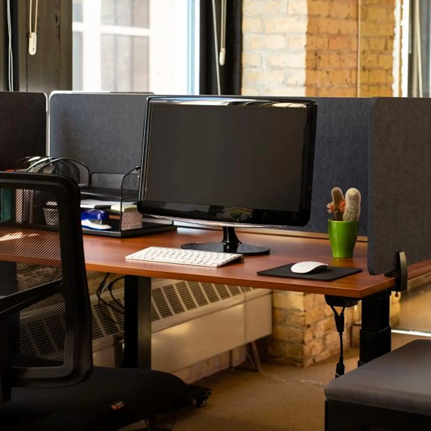 Stand Up Desk Store Refocus Raw Clamp-On Acoustic Desk Divider Mounted Privacy Panel To Reduce Noise And Visual Distractions 3