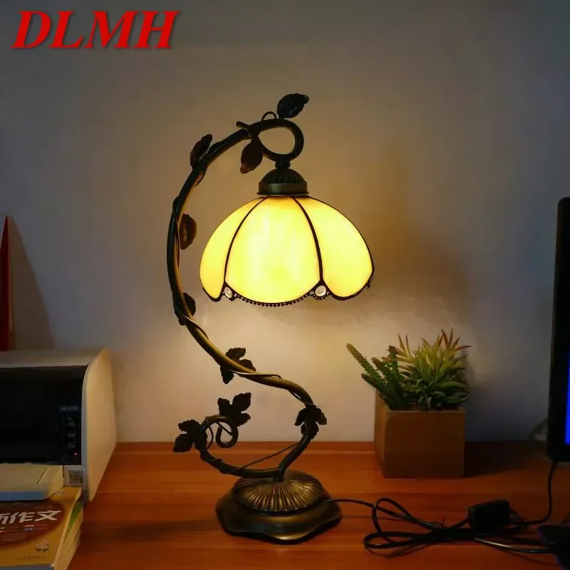 

Настольная лампа Тиффани DLMH, американский Ретро светильник для гостиной, спальни, роскошная настольная лампа из витражного стекла для виллы, отеля