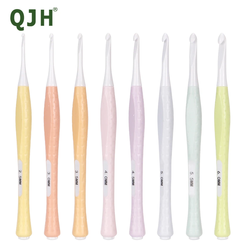 QJH 8 Size Plastic Crochet Hooks Set, Dark or Light Colors(2.5mm-6mm) Ergonomic Crochet Hooks with Case 1