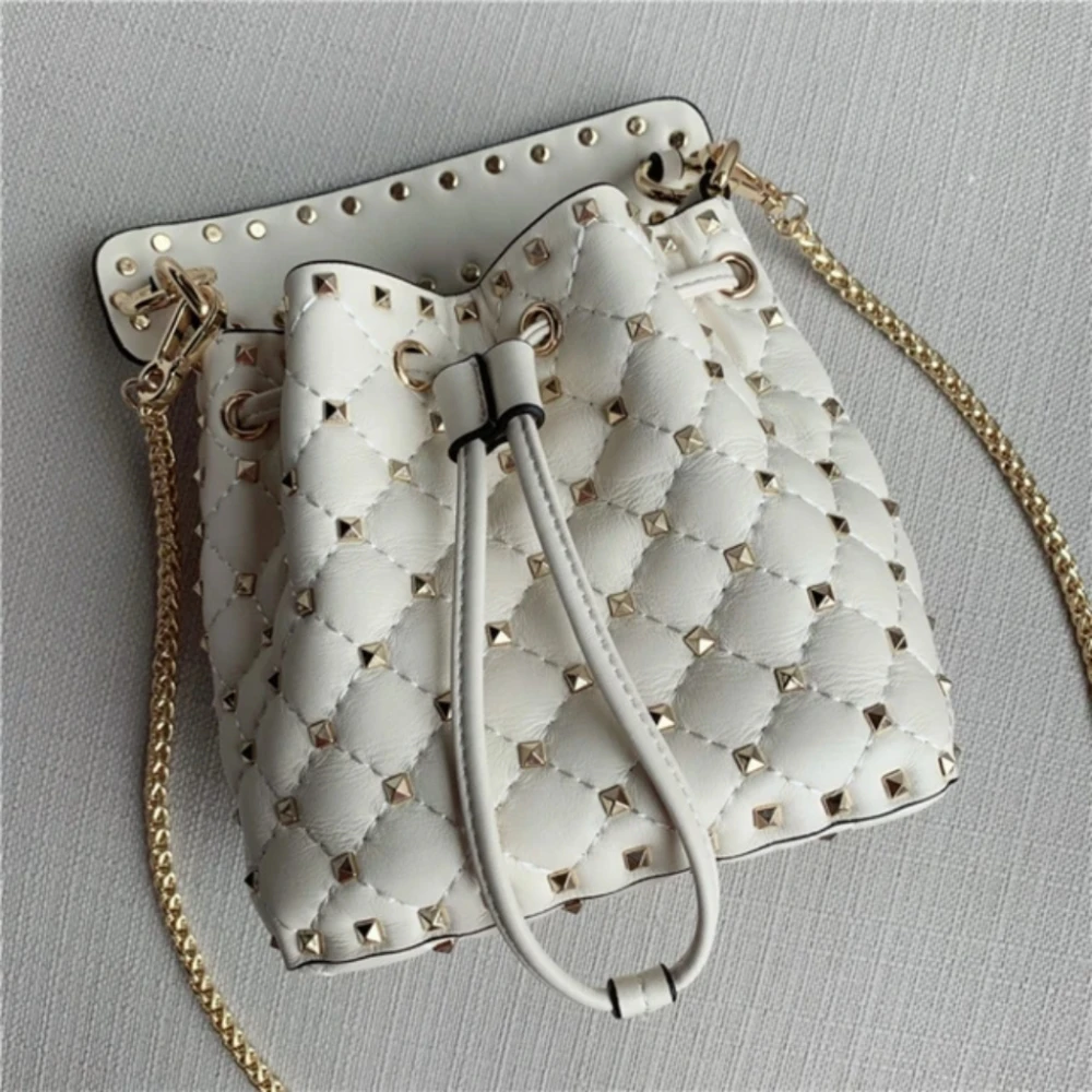 

Water Bucket Bag New Genuine Leather Rivet Diamond Grid Chain Bag Sheepskin Mini Trendy Portable Diagonal Cross Shoulder Bag