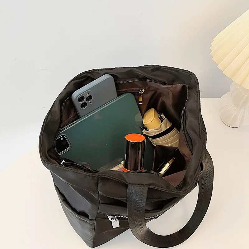 New Shoulder Bag Fashionable Personality Large Capacity Solid Color Nylon Simple Korean Casual Purses and Handbags All-Match