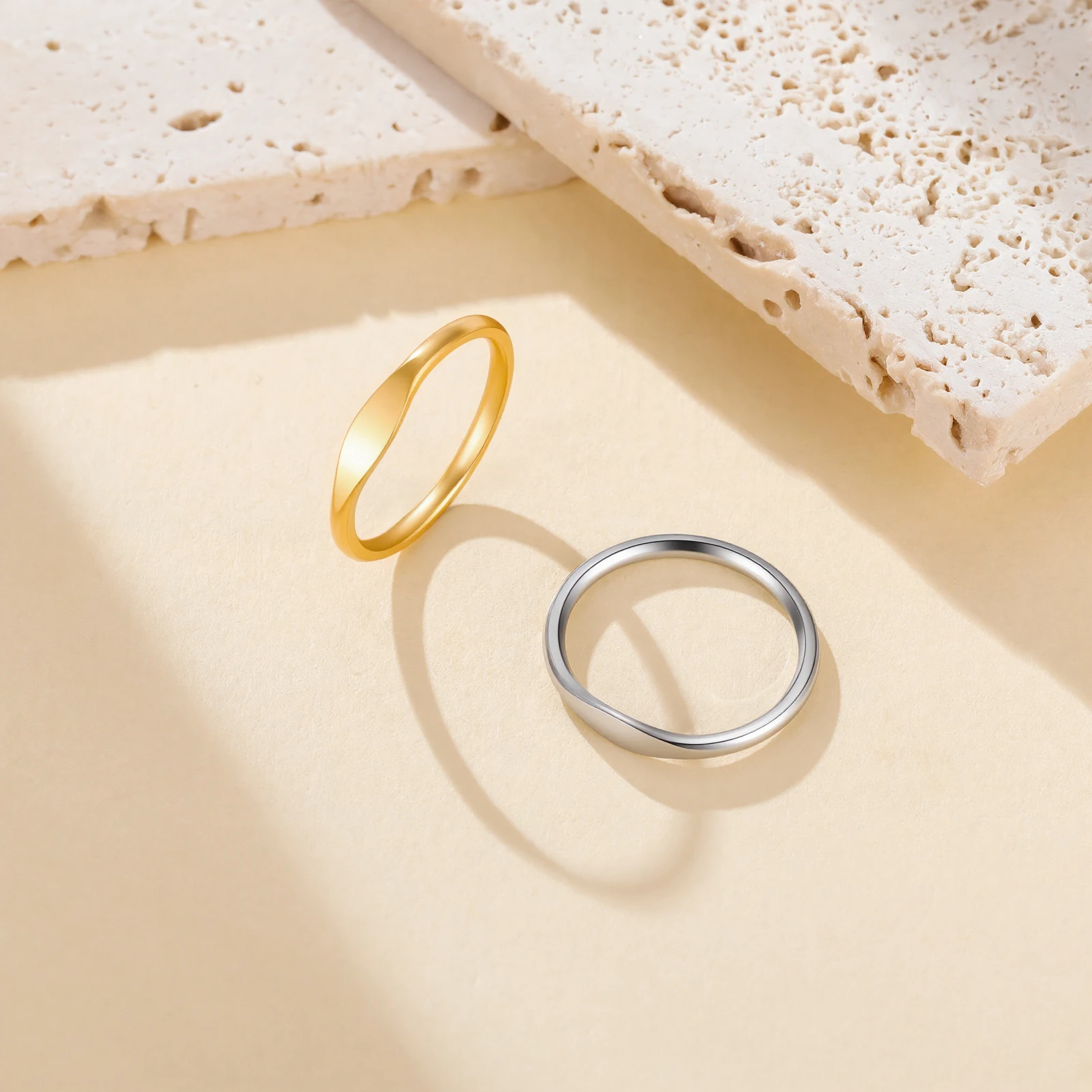 COOLTIME Minimalistischer Edelstahlring für Damen, goldfarben, modisch, schlichter Ring, Schmuck, Geschenk, Großhandel – Detail 4