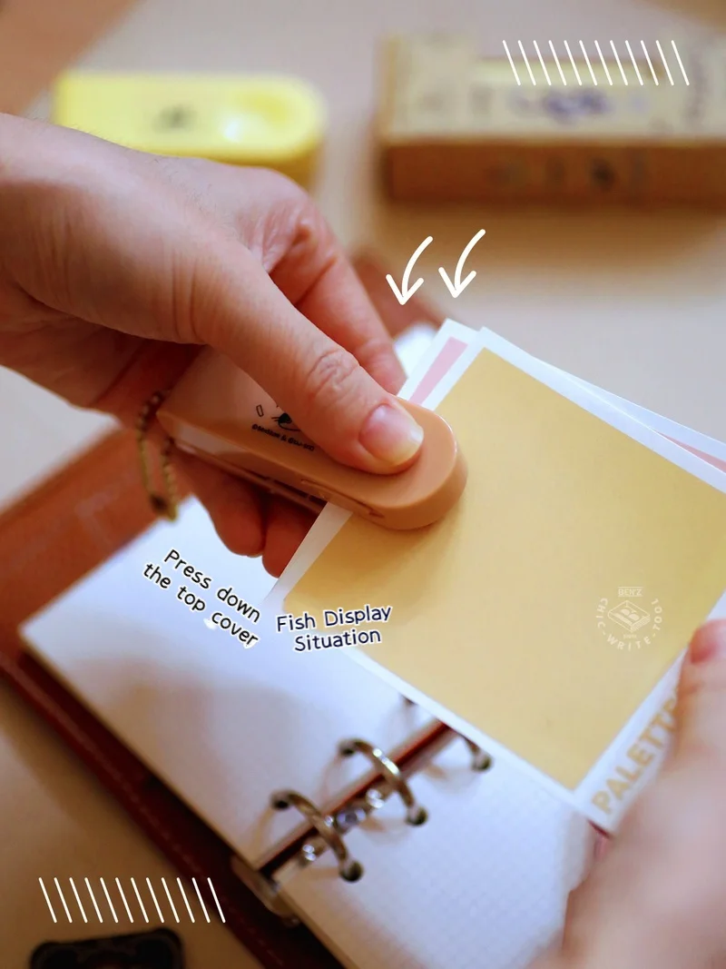 미니 귀여운 Protable 키 체인 스타일 스테이플러 레트로 휴대용 소형 바인딩 장치 교수형 장식 노트북 사무 용품