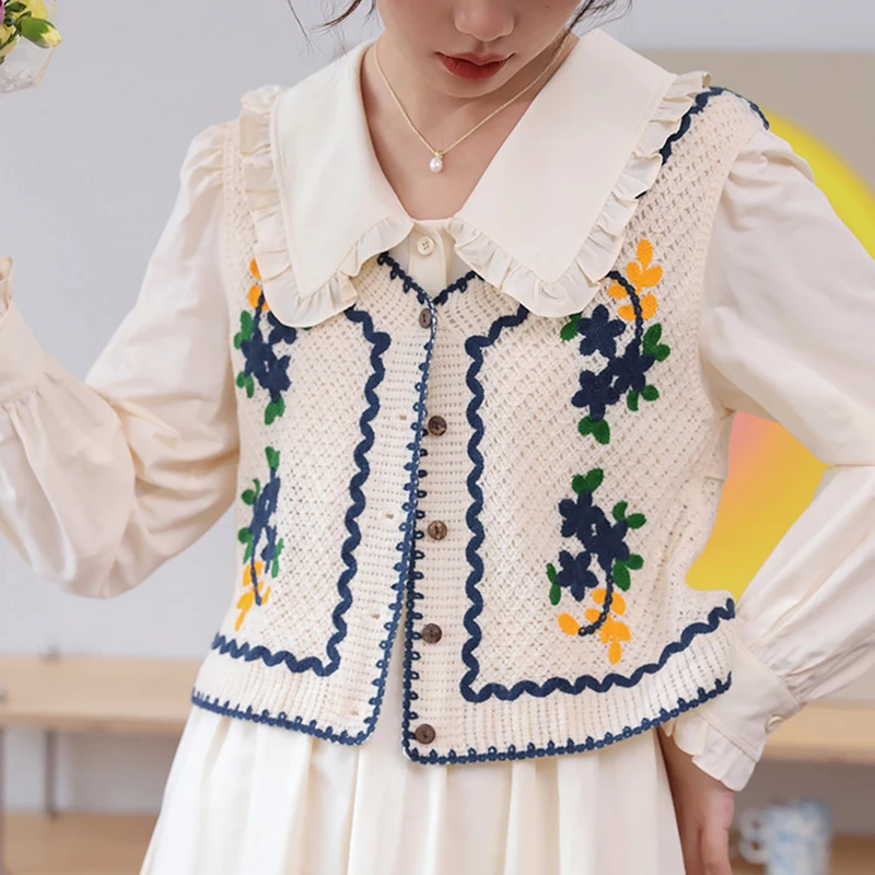 Ethnic style long sleeved chiffon shirt New hollow out knit shirt Hooked flower hollow out embroidery Women's outerwear with car spring new style french retro temperament crochet hollow small daisy embroidery loose v neck chiffon shirt blouse