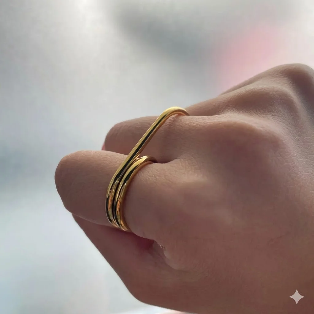 Hiraeva Damen-Doppelring: Einzigartiges Design mit sich kreuzenden Linien, 18K vergoldeter Edelstahl, Modeschmuck