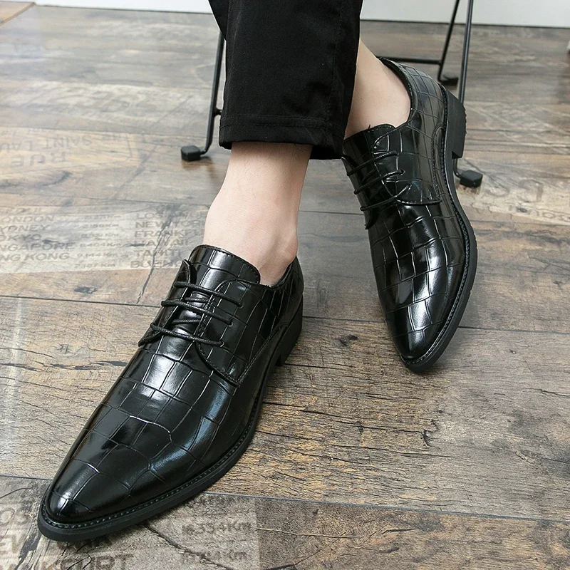 Men  New Derby Leather Shoes Pointed New PU Plaid Classic Leather Shoes Black Green 38-48 Men's Formal Shoes