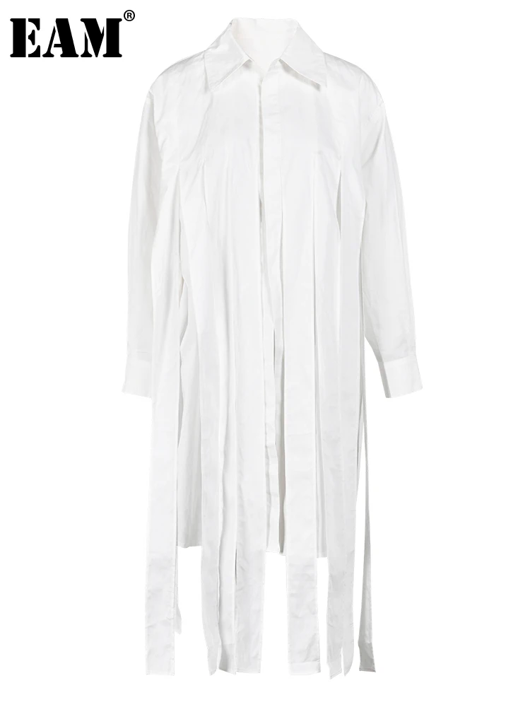 

[EAM] женское белое длинное платье-рубашка большого размера с кисточками, новое свободное платье с отворотом и длинным рукавом, весна-осень 2024, CP138500