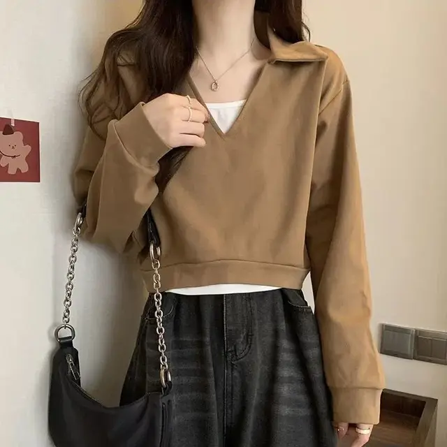 Fake Two-piece Contrasting Polo Collar Long-sleeved Sweatshirt for Women in Autumn and Winter, Special Short Top with Work Pants 1