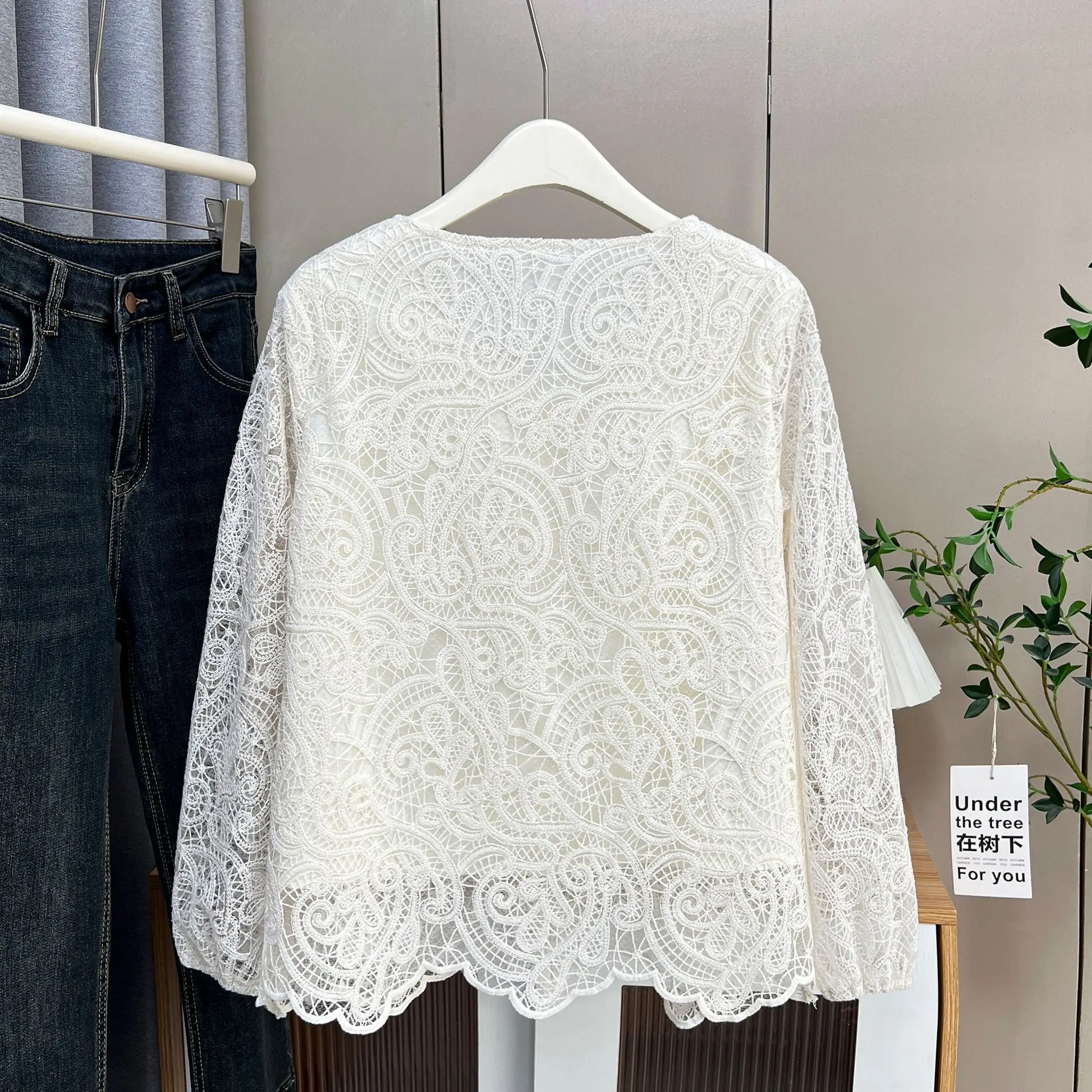 Spring Plus Size Blouses New 100kg V-neck Lace Women Shirt With Temperament 8808