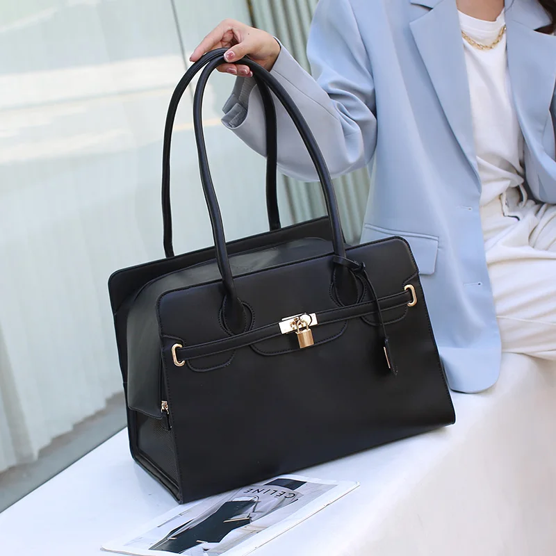 PU Leather Pet Carrier Bag Breathable Handbag Puppy Cat Fashion Dog One-shoulder Bag Portable Pet Travel Handbag pet carrier bag pet carrying bag