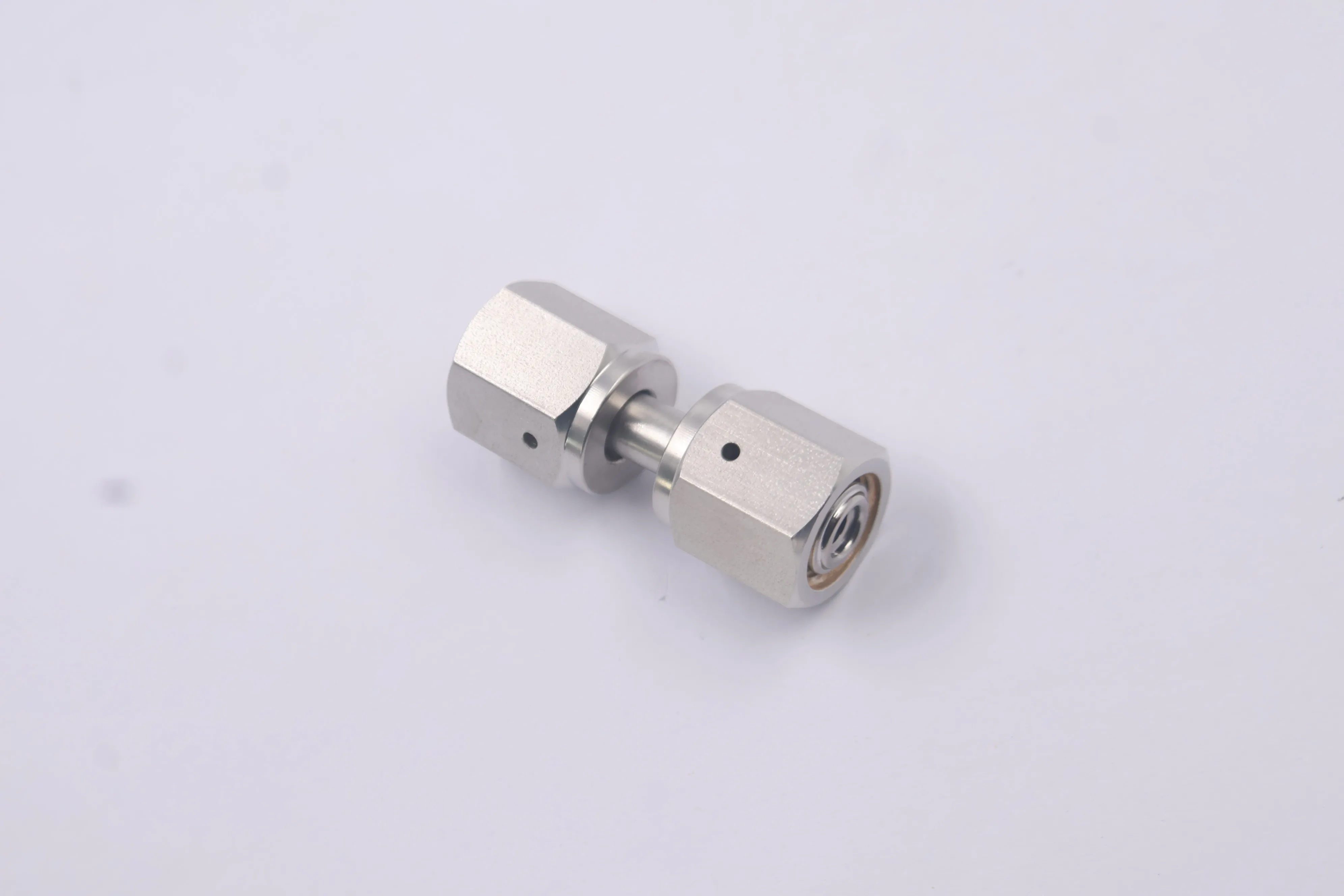 SS-4-WVCR-6-DF, 316 Stainless Steel Welded VCR Face Seal Fitting, 1/4 in. Rotating Female Union, Can Combination with Swagelok