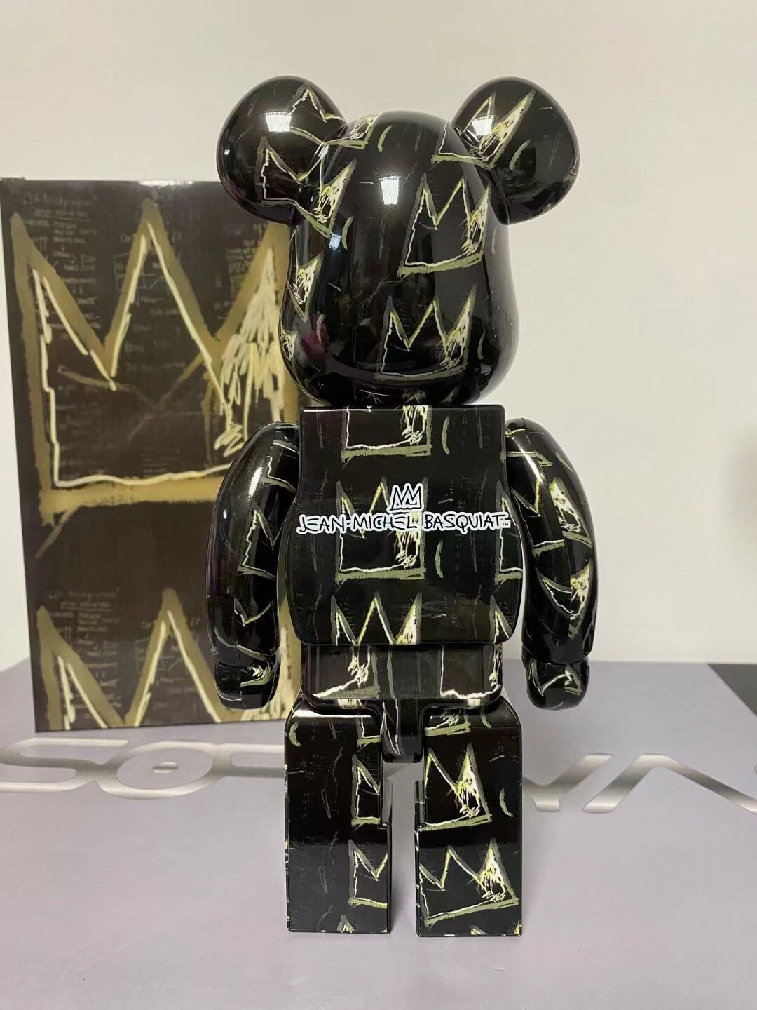 BE@RBRICK 400％ CLUB KING Bearbrick 400% Crown Black Bear and Gold Crown 28cm Height
