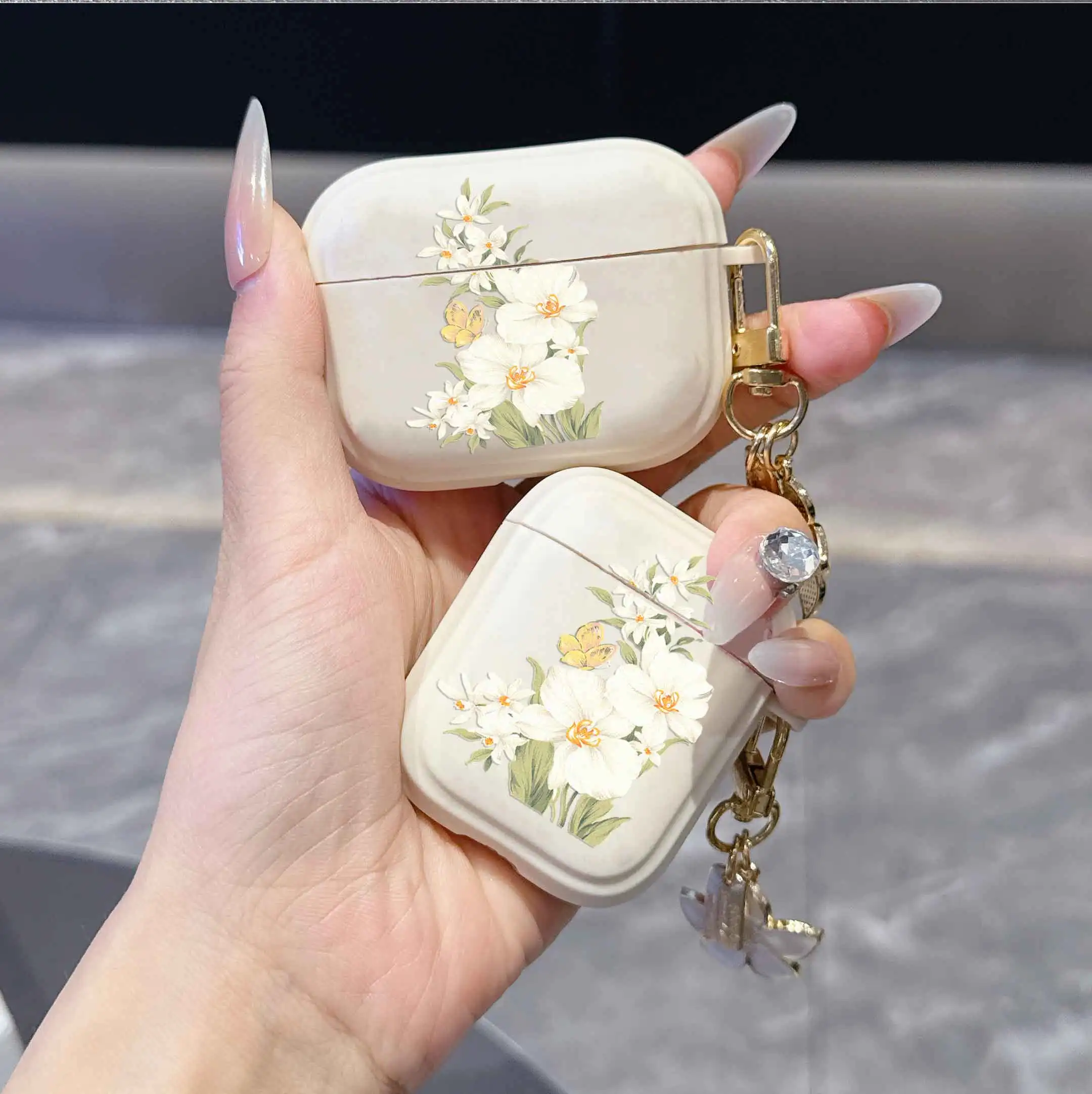 Adorable Protective Headphone Case with Hooks
