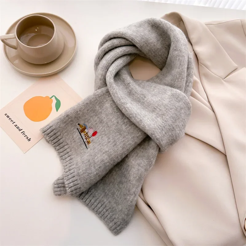 thumbnail image 1 of Bufanda de punto de diseño para hombre y mujer, chal cálido de invierno con estampado de perro, de moda, grueso, para el cuello, suave, resistente al frío, bufanda Burberry, 1 of 5