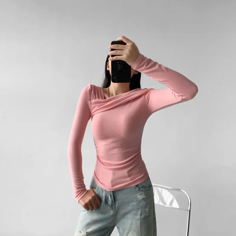 

2023 Autumn Wrinkle Elastic Slim Fit Slant Neck T-shirt Spicy Girl Slant Shoulder Leakage Collar Long Sleeve Bottom Top