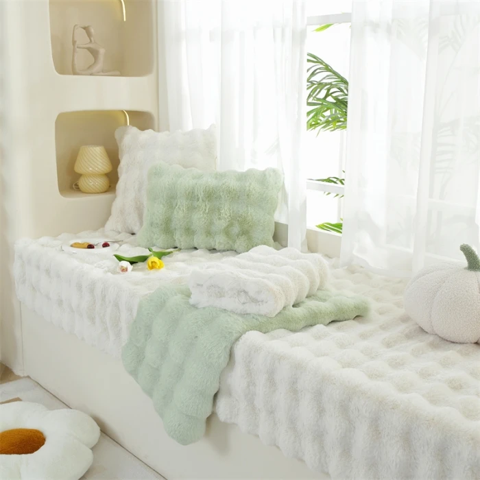 

Faux Rabbit Fur Cushion Plush Sofa Carpet Faux Fur Tatami Rug Balcony Bay Window Mat Kid's Bedroom Fluffy Blanket White