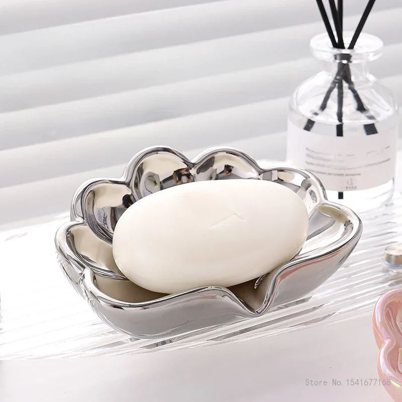 Ceramic Soap Dish Storage Rack Creative Light, Luxury Beauty Shell Home Bathroom Supplies, No Punching, Draining Water Dish, 1Pc
