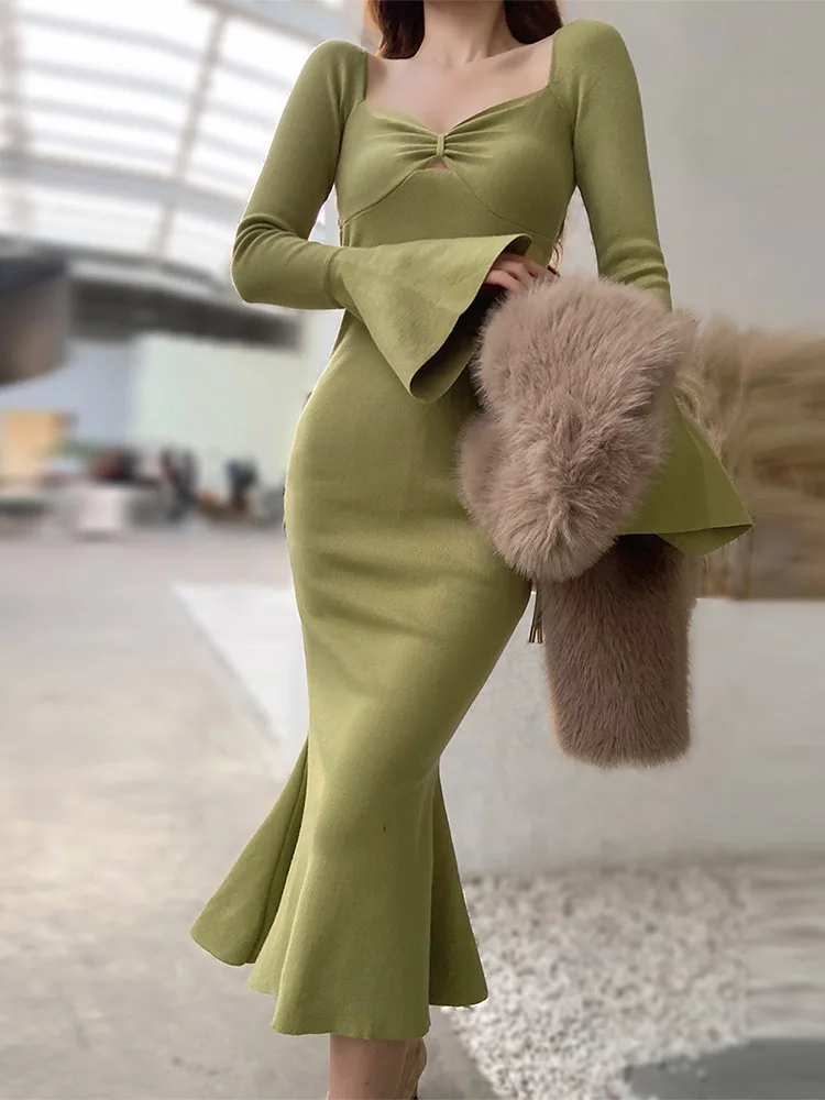 

Dabuwawa Knitting Flare Sleeve Dresses For Women New Arrival Christmas Party Square Collar Slim Empire Trumpet Skirt Luxury DM1D