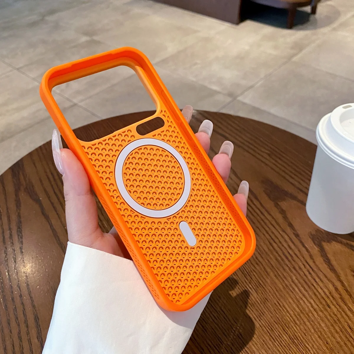 Dual-Tone Breathable Mesh Cooling Phone Case with Magnetic Compatibility