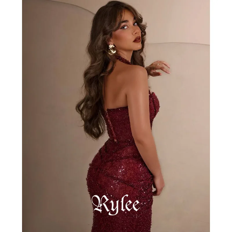 فستان خمري لامع بتصميم ميرميد فاخر