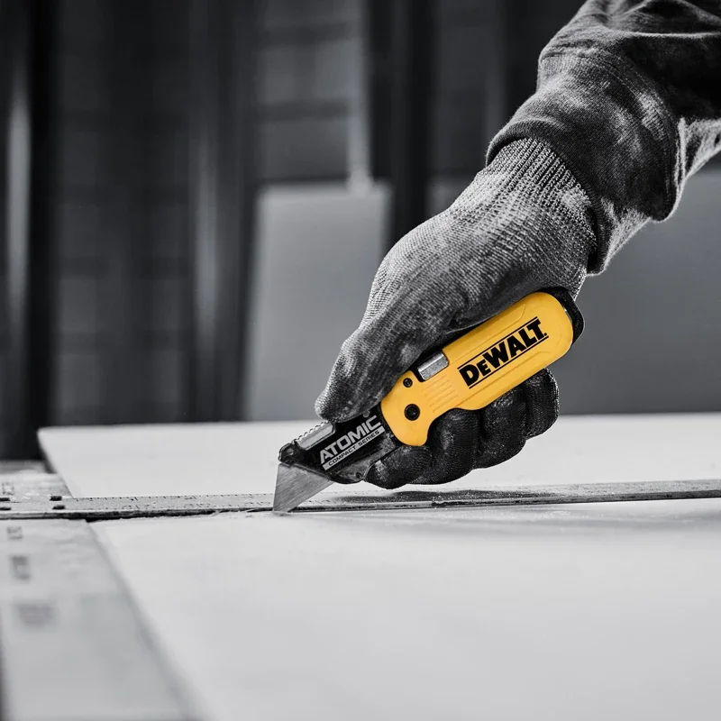 Dewalt Push and Flip Folding Utility Knife Universal Folding Knife Slide & Click Compact Series Cutting Tool NO.DWHT10990
