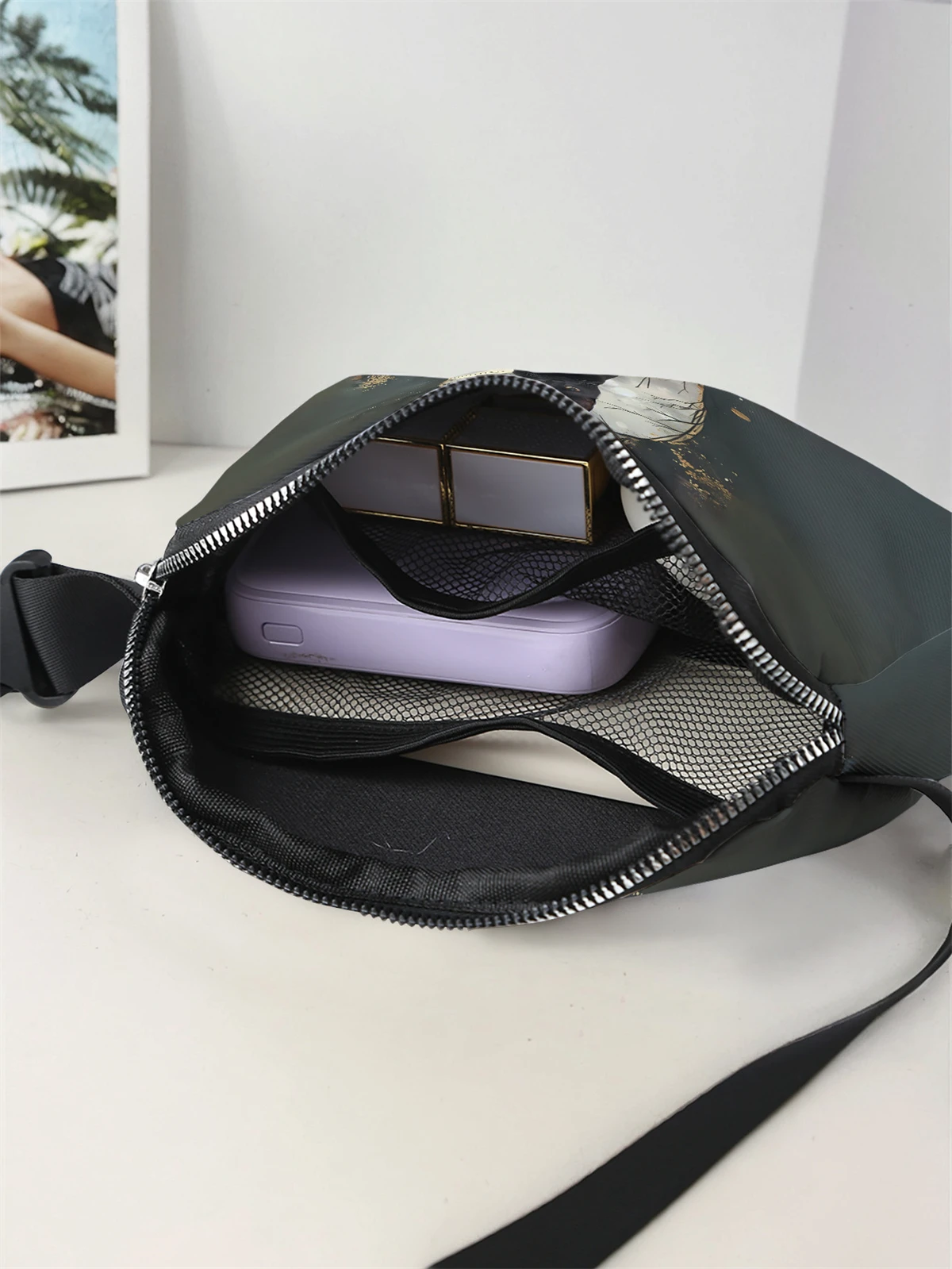 1-piece set, black cat pattern fashionable adjustable crossbody bag, neutral sports waist bag, suitable for running